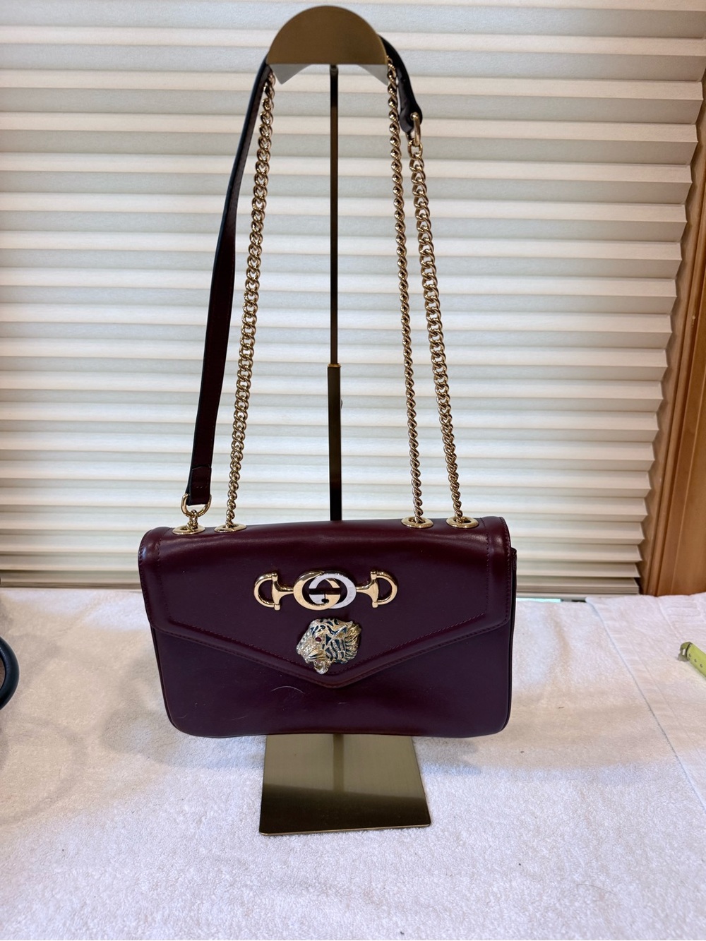 Gucci Rajah Medium Shoulder Bag.